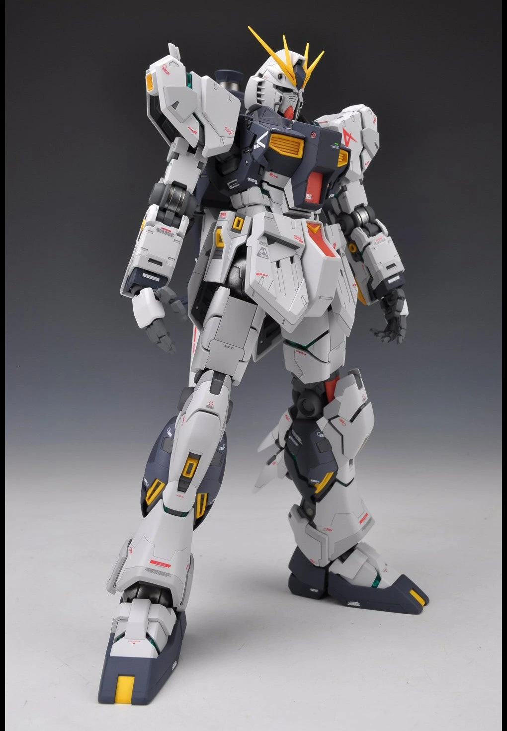 Bandai 1/100 MG Nu Gundam Ver.Ka 8 Bandai 1/100 MG Nu Gundam Ver.Ka - Image 8