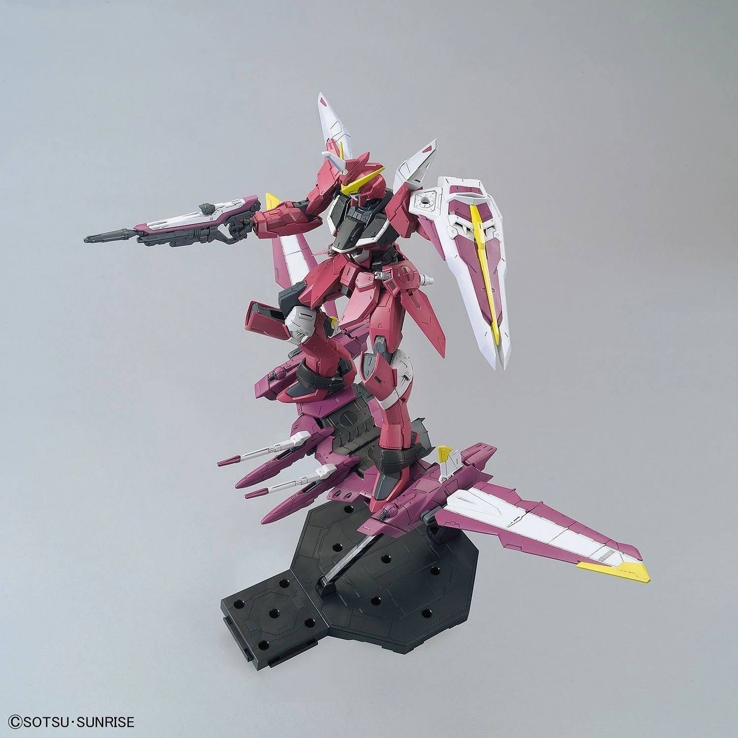Bandai 1/100 MG Justice 2.0 Gundam 4 Bandai 1/100 MG Justice 2.0 Gundam - Image 4