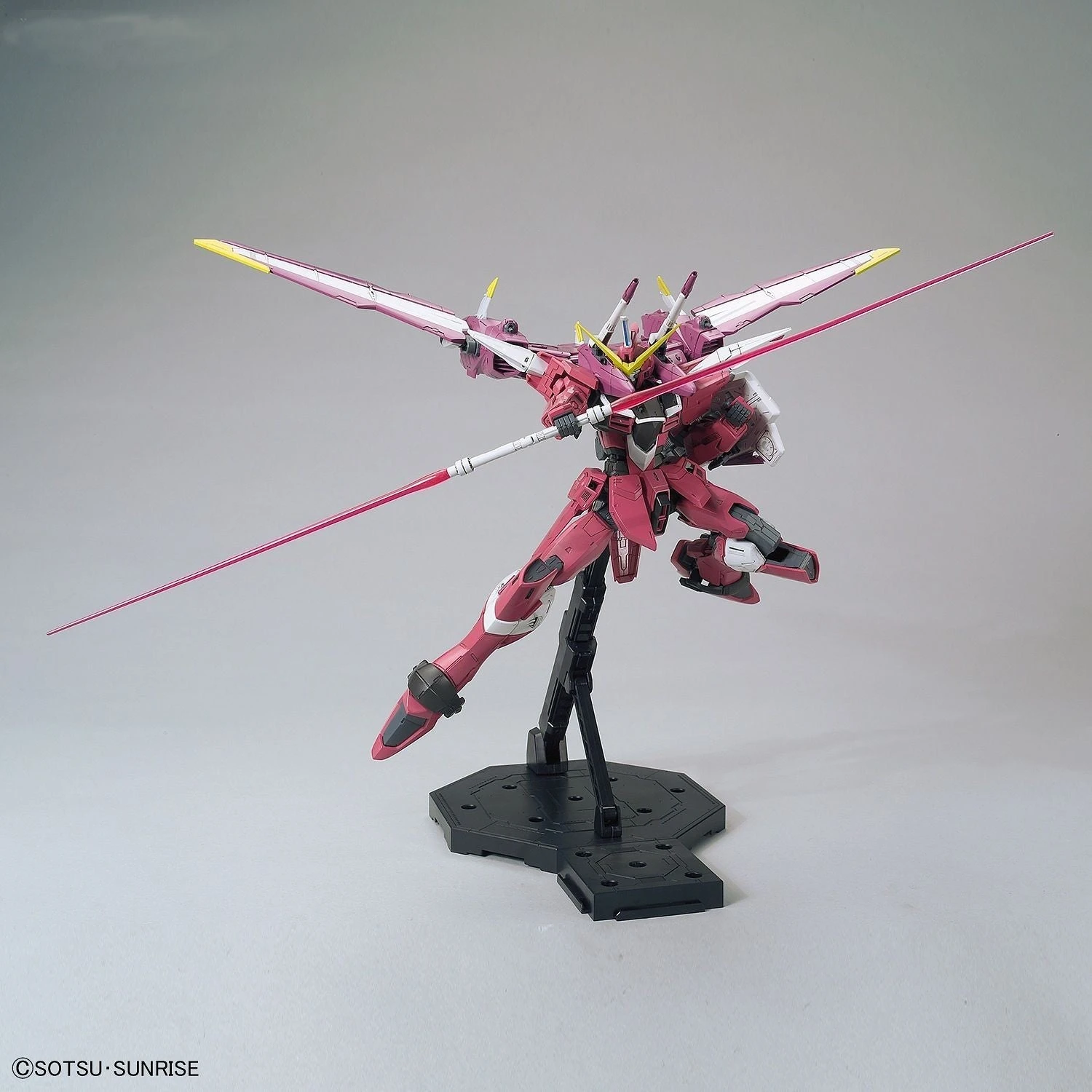 Bandai 1/100 MG Justice 2.0 Gundam 6 Bandai 1/100 MG Justice 2.0 Gundam - Image 6